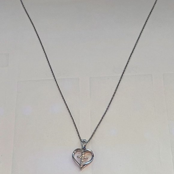IBB CN 925 Dainty Small Heart Cross Diamond Chip Necklace - Picture 1 of 5